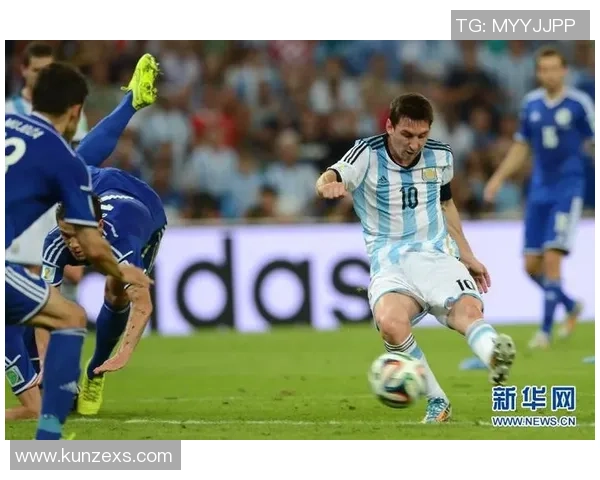 当今全球最受瞩目的100位足球明星及其精彩瞬间回顾 当今全球最受瞩目的100位足球明星及其精彩瞬间回顾