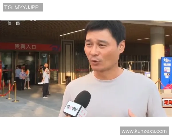 足球明星李毅签名背后的故事与球迷互动的精彩瞬间 足球明星李毅签名背后的故事与球迷互动的精彩瞬间